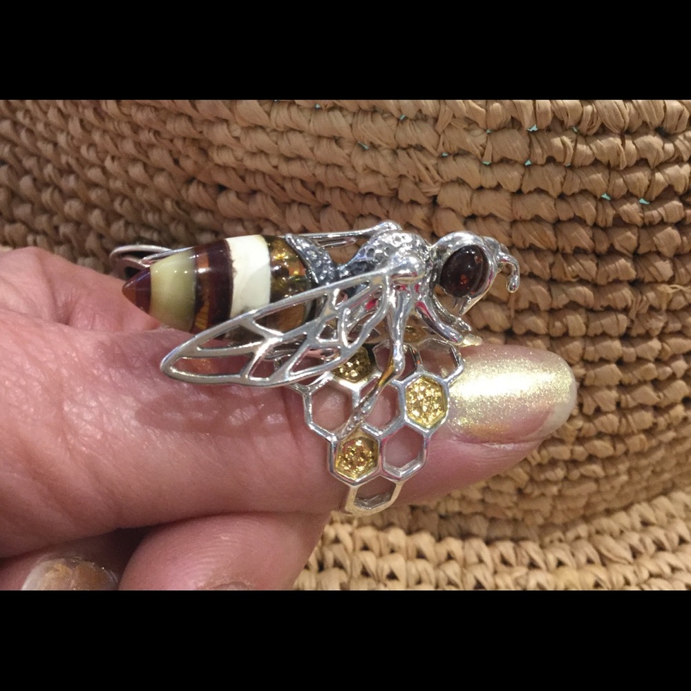 Sterling Silver Queen Bee ๐ ring - Picture 1 of 2